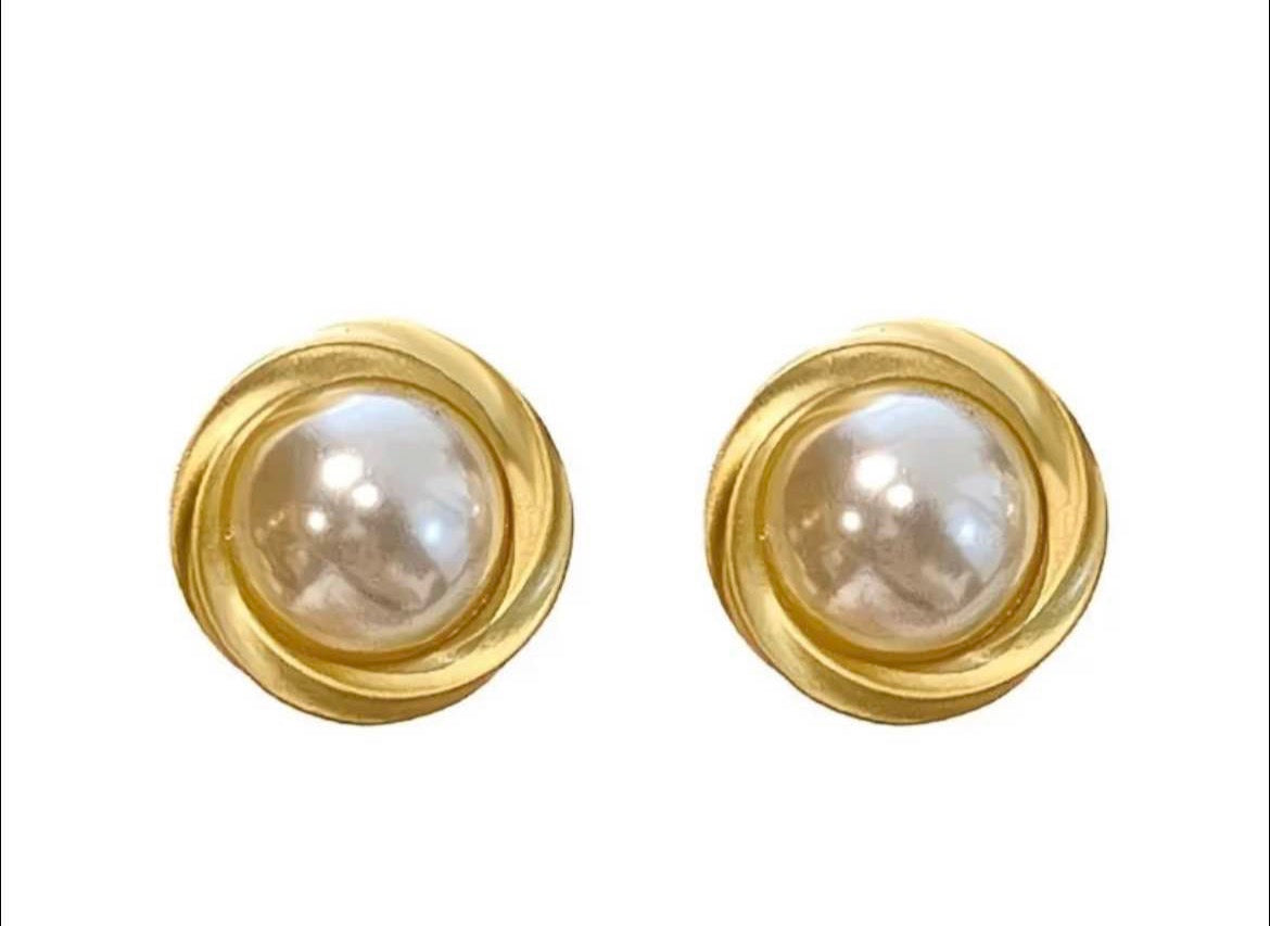 Golden Vortex Pearl Earrings