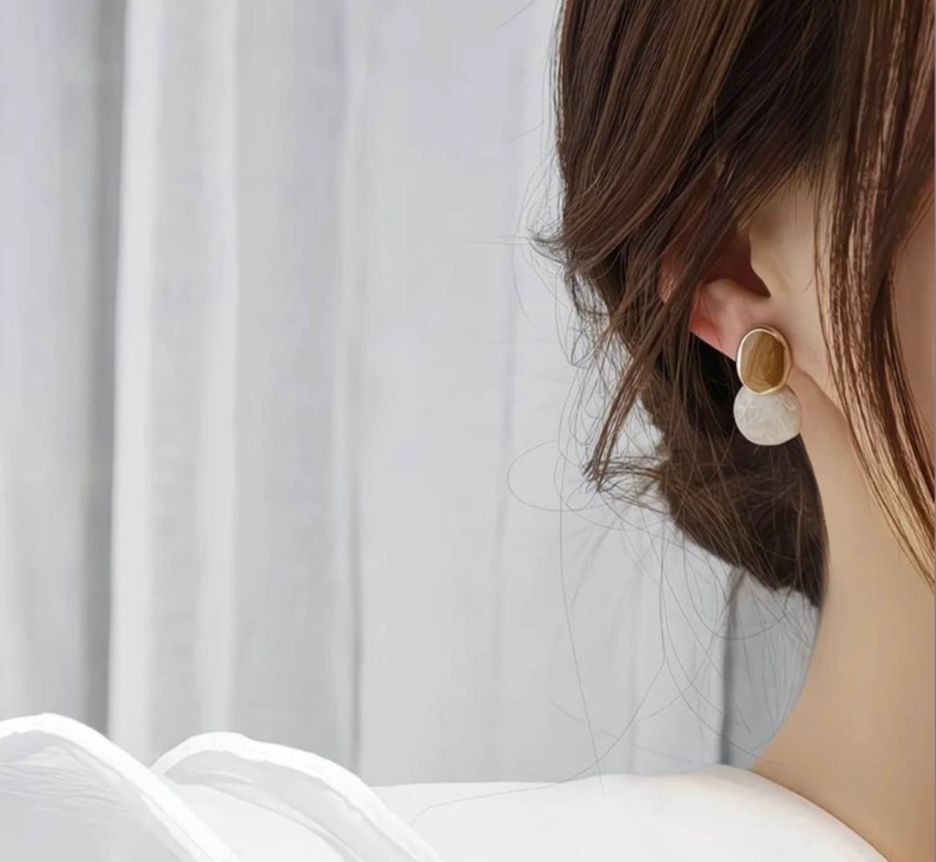 Caramel & Cream Orbit Earring