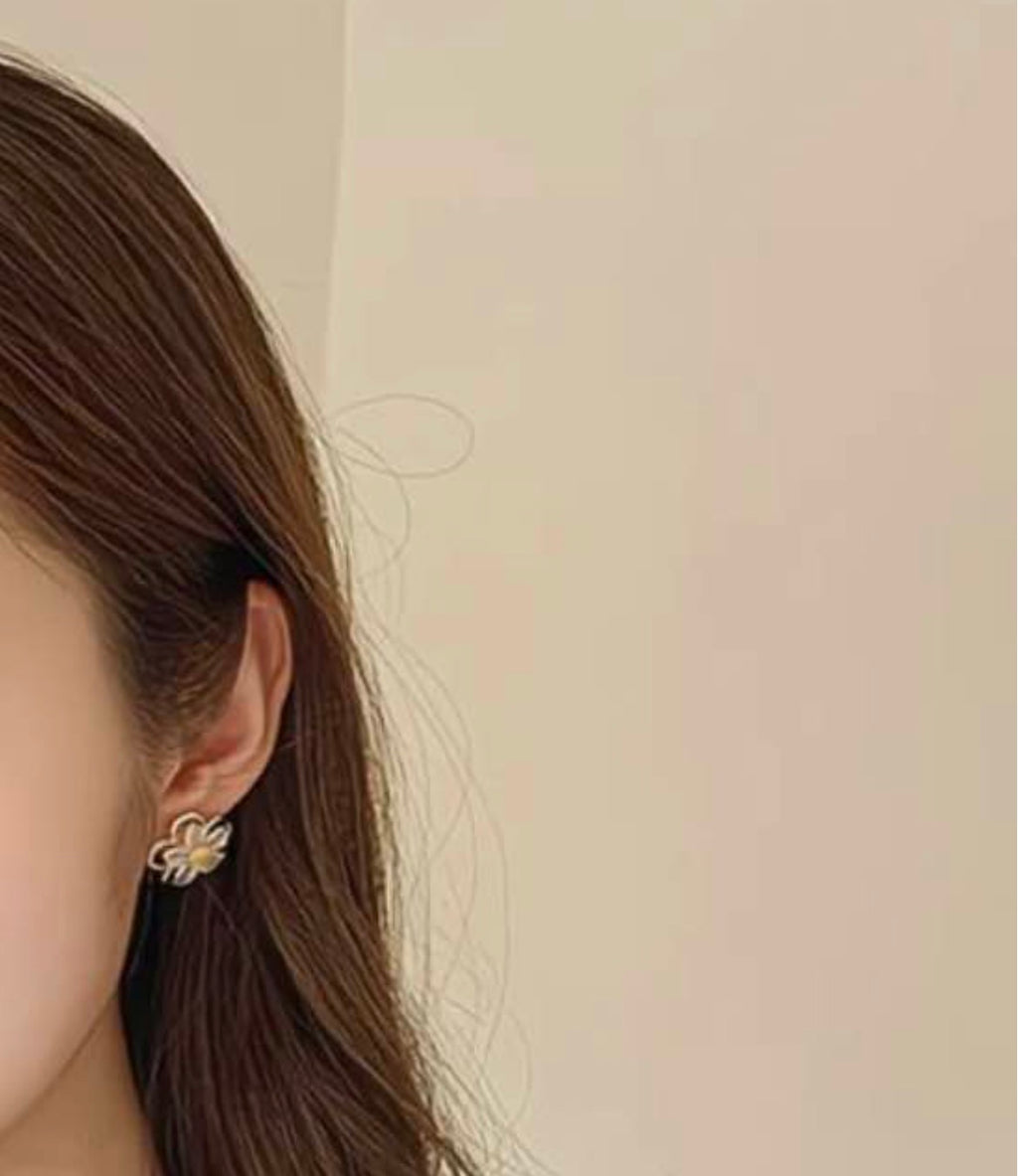 Regency Heritage Flower Earrings