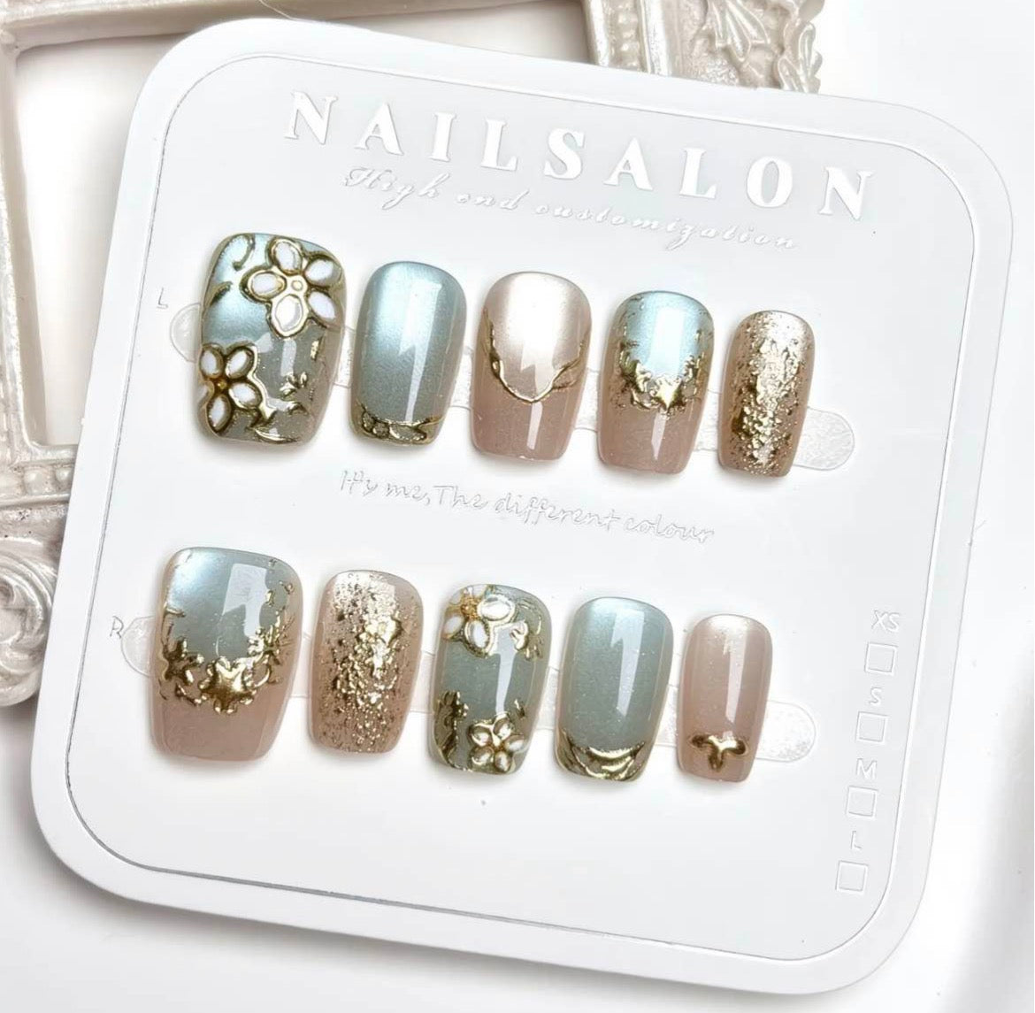 Elegant Blue Floral Nails