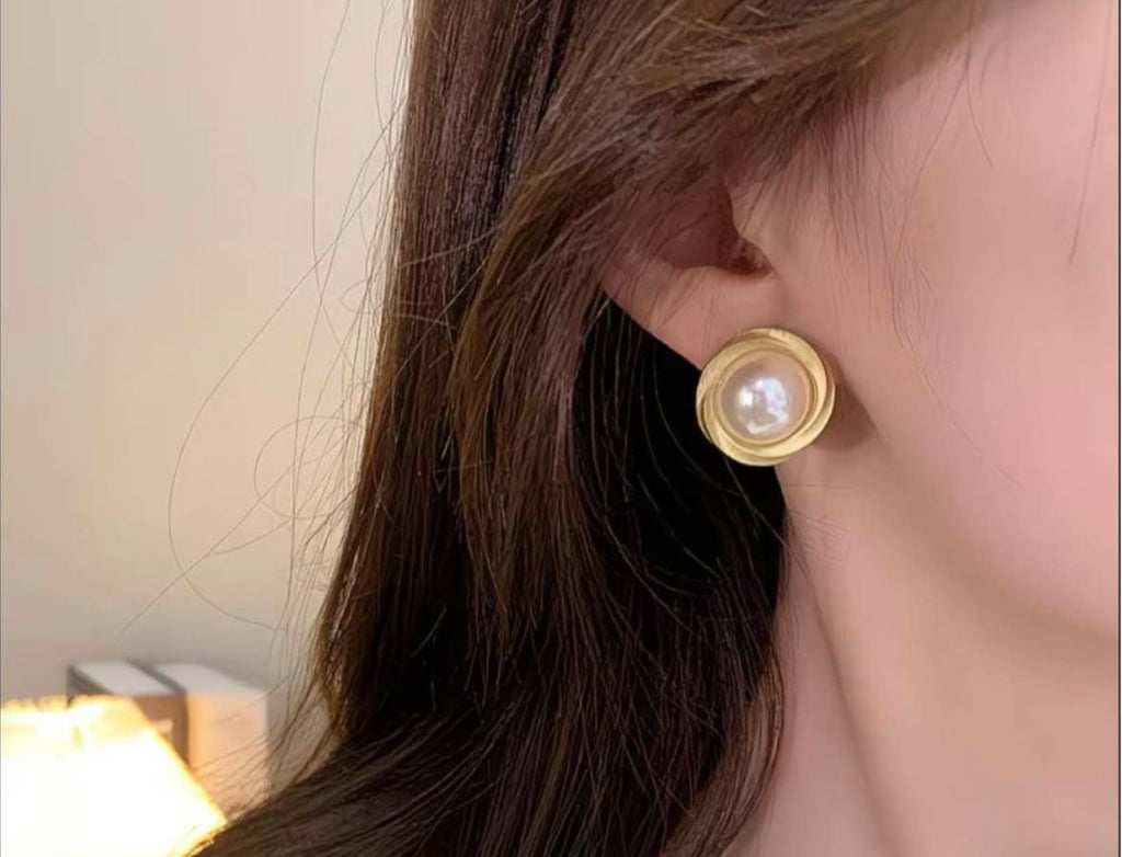 Golden Vortex Pearl Earrings