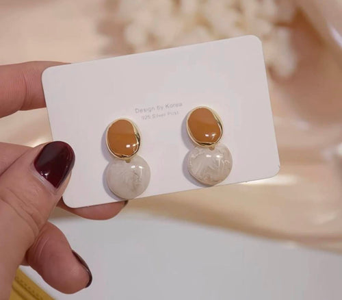 Caramel & Cream Orbit Earring