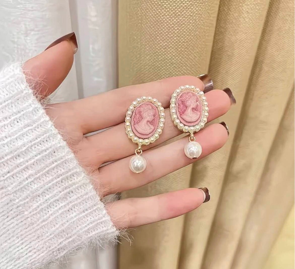 Vintage Royal Pearl Earrings