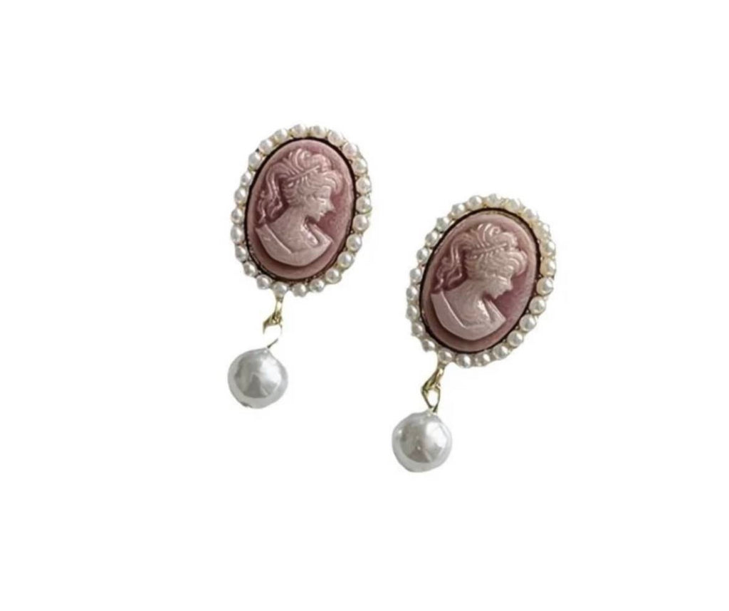 Vintage Royal Pearl Earrings