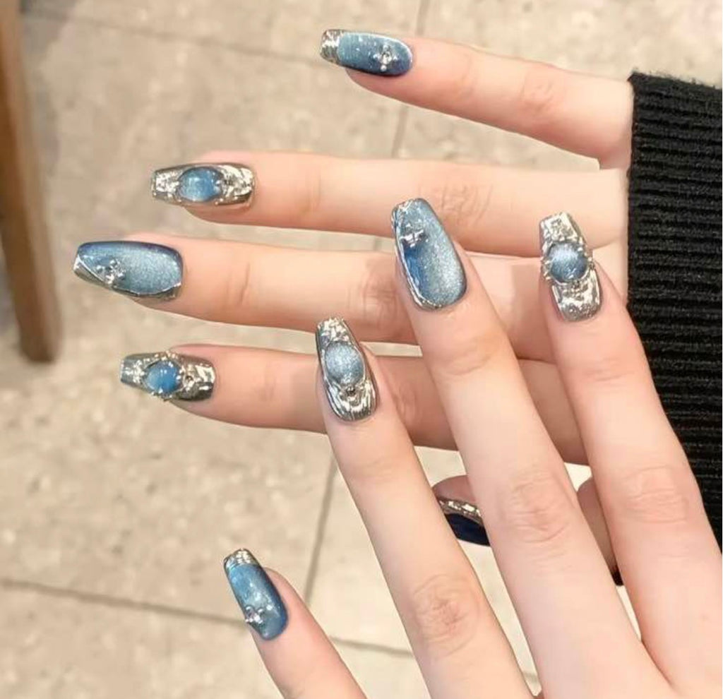 Silver Mist Cat-Eye Nails