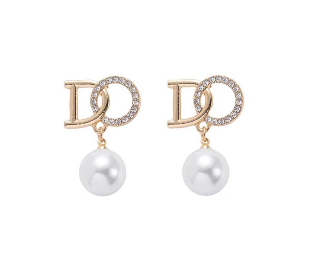 Iconic Letter Pearl Drop