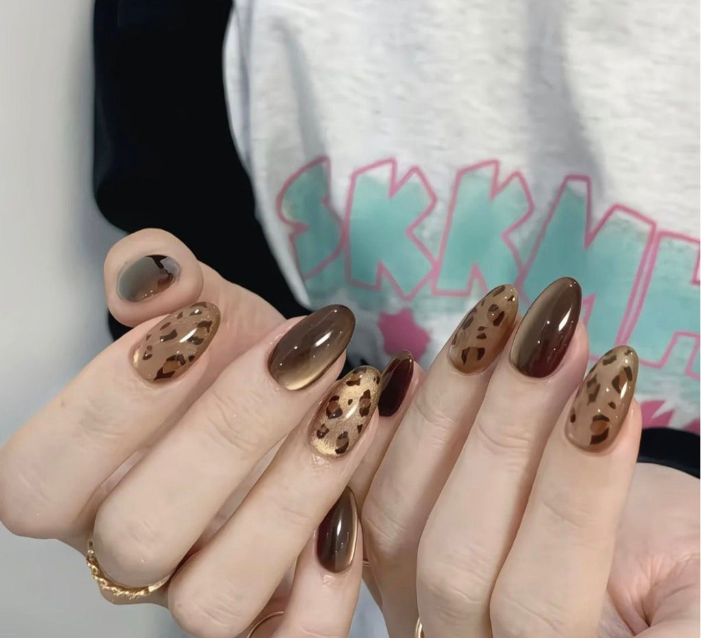 Cofee Leopard Cat-Eye Nails