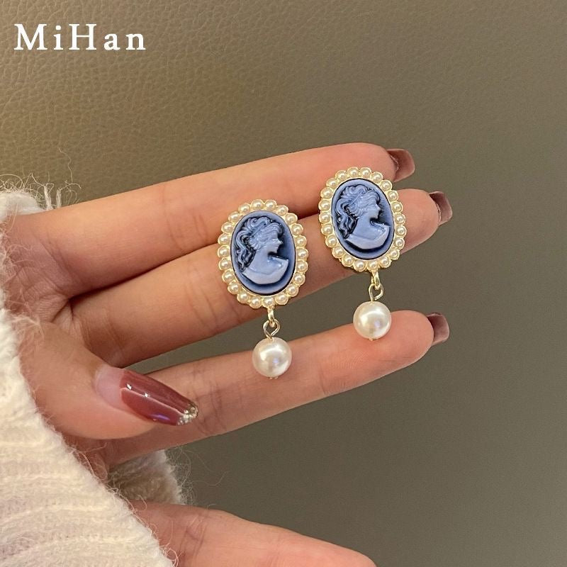 Royal Cameo Pearl Drop Earrings