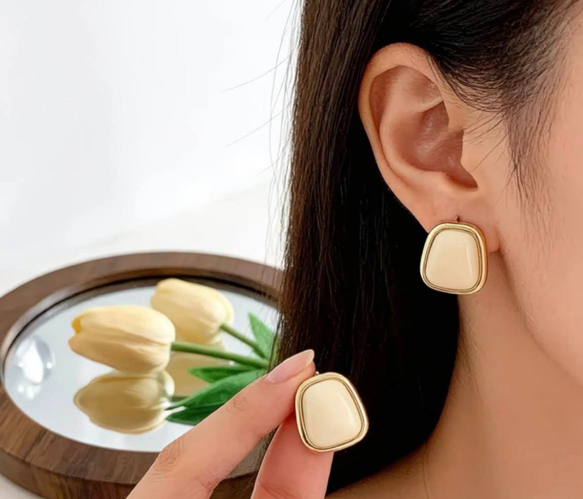 Vintage Buttercream Earrings