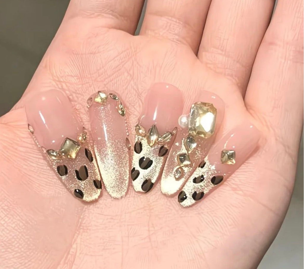 Luxury Leopards Nails