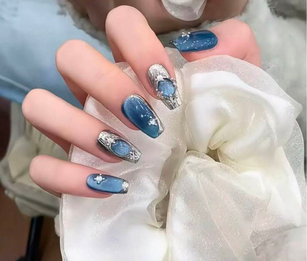 Silver Mist Cat-Eye Nails