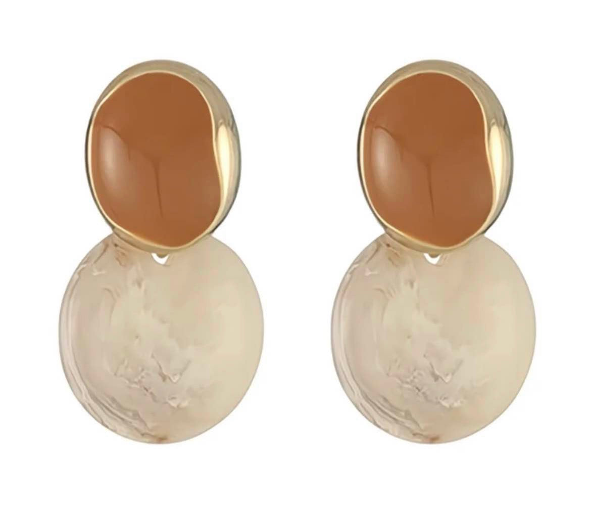 Caramel & Cream Orbit Earring
